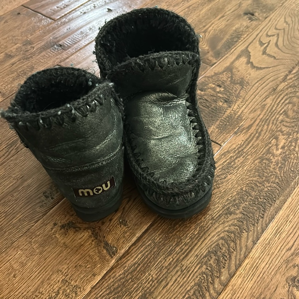 MOU boots-Size 38 (US 8)